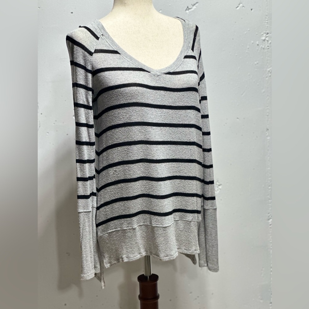 Red Haute Lightweight V Neck Striped Grey & Black Made In USA A323